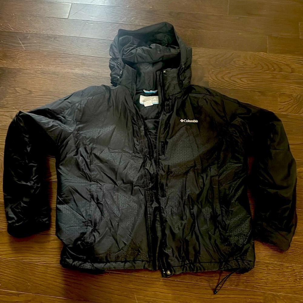 Columbia womens jacket. 
Black.
1X